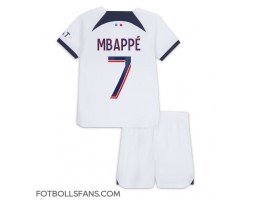 Paris Saint-Germain Kylian Mbappe #7 Replika Bortatröja Barn 2023-24 Kortärmad (+ Korta byxor)